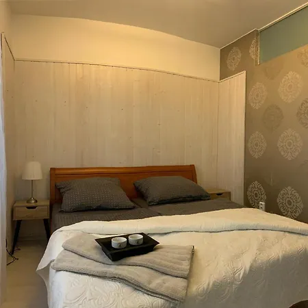 Apartment Apartman Mirabell Komárno
